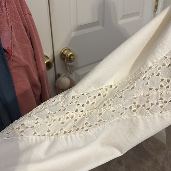 BIG DIVORCE SALE Cream eyelette Sleeve Sweatshirt - Picture 3 of 7